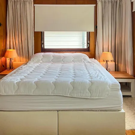 Beautiful Ship-boat In With Wifi And 2 Bedrooms Botel