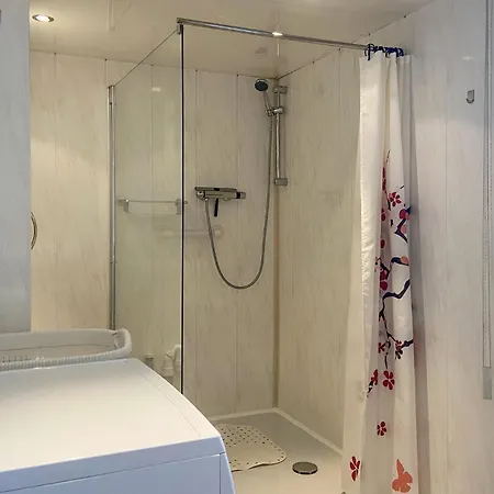 보트호텔 Beautiful Ship-boat In With Wifi And 2 Bedrooms