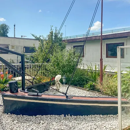 Beautiful Ship-boat In With Wifi And 2 Bedrooms *