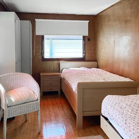 Beautiful Ship-boat In With Wifi And 2 Bedrooms Rotterdam